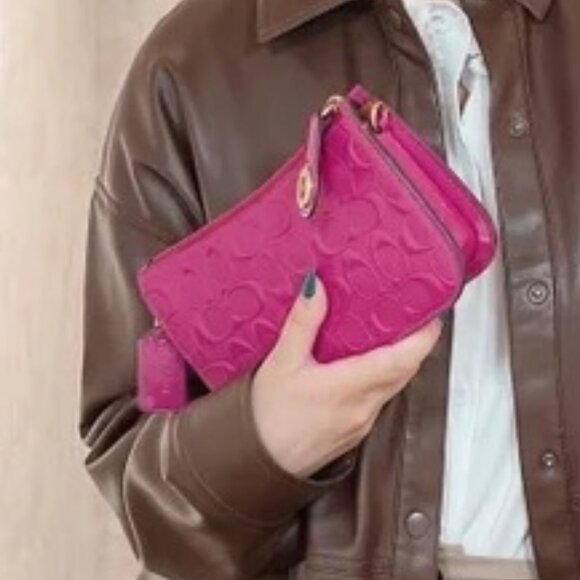 COACH Patent Signature Leather Penn Shoulder Bag in Magenta - Picture 5 of 8